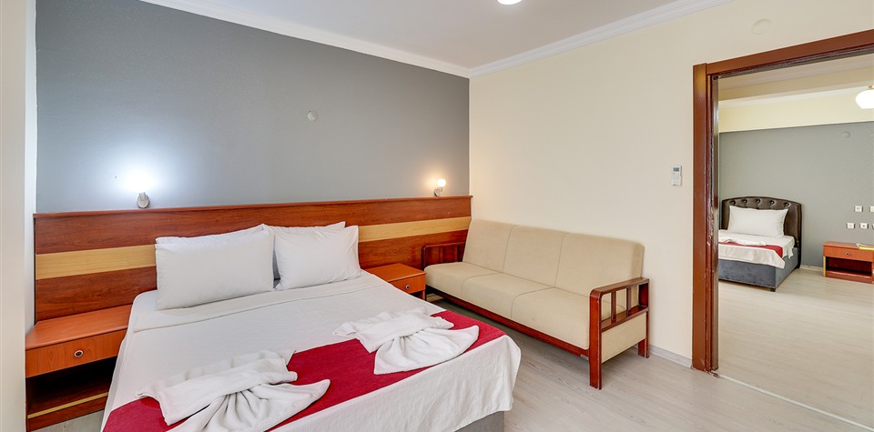 First Class Hotel Aile Odası